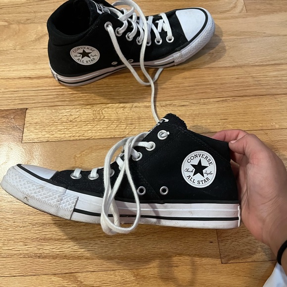 Black mid rise converse, size 7.5 - Picture 3 of 6